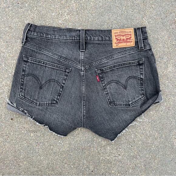 Levi’s 501 button fly cut off festival Jean shorts black 27 - Picture 2 of 6